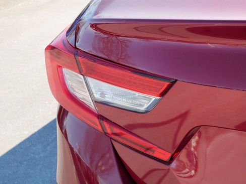 Certified 2018 Honda Accord EX-L image 17