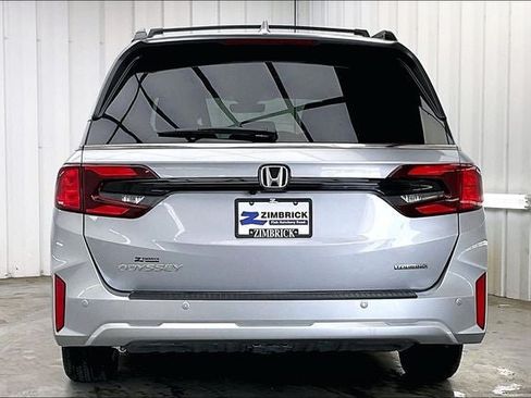 Certified 2026 Honda Odyssey Touring image 4