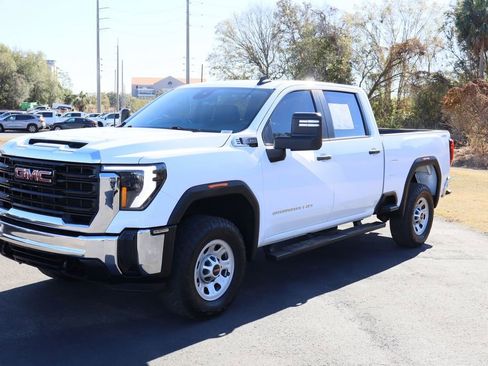 Used 2024 GMC Sierra 2500 Pro w/ Convenience Package image 4
