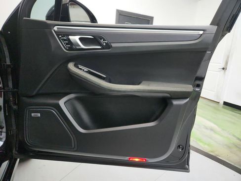 Used 2022 Porsche Macan GTS AWD/4WD image 26