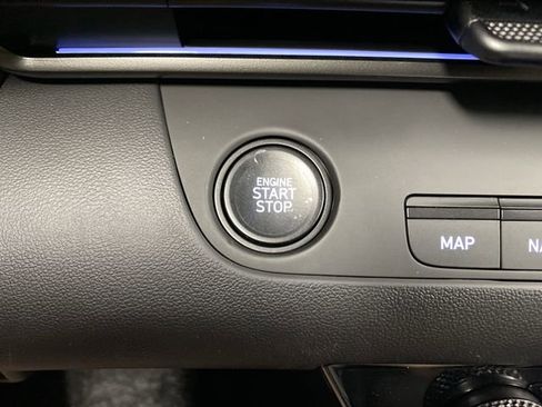 New 2025 Hyundai Elantra SEL image 21