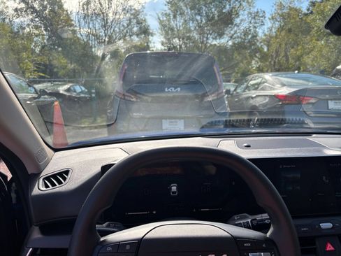 Used 2025 Kia K4 FWD image 33