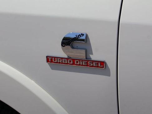 Used 2022 RAM 2500 Laramie AWD/4WD image 3