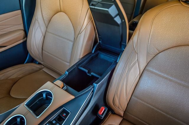 Used 2019 Toyota Avalon Limited FWD image 45