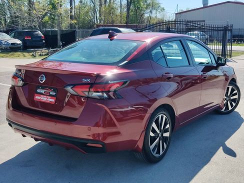 Used 2021 Nissan Versa SR image 2