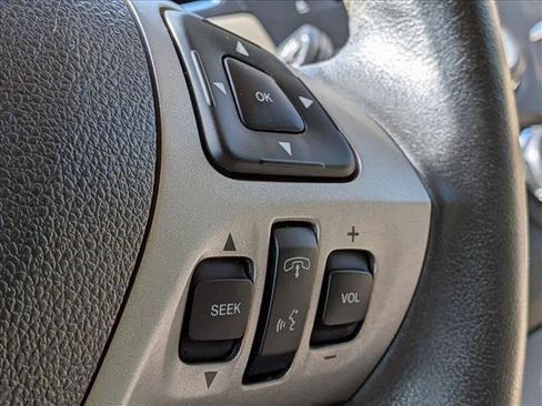 Used 2013 Ford Taurus SEL image 16