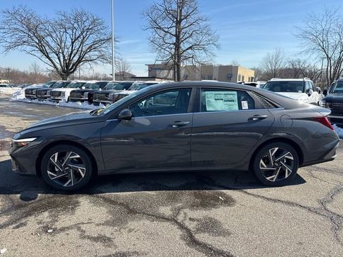 New 2026 Hyundai Elantra Limited w/ Cargo Package FWD image 11