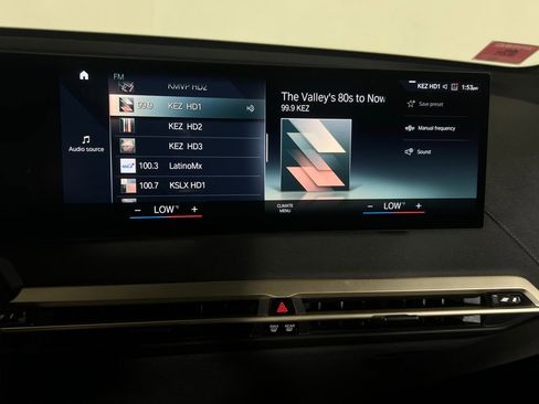 Used 2023 BMW iX xDrive50 w/ Sport Package image 23