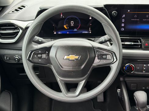 Used 2025 Chevrolet TrailBlazer LT FWD image 10