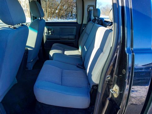 Used 2011 Dodge Dakota 4WD Crew Cab SXT image 18