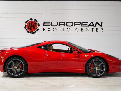 Used 2015 Ferrari 458 Italia image 6