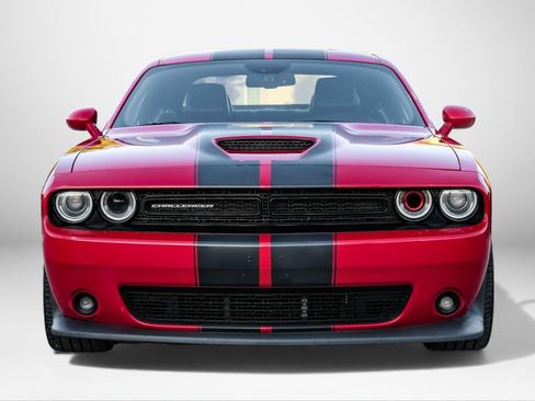 Used 2015 Dodge Challenger SRT w/ Technology Group image 3