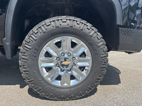Used 2025 Chevrolet Silverado 3500 High Country w/ Technology Package AWD/4WD image 10