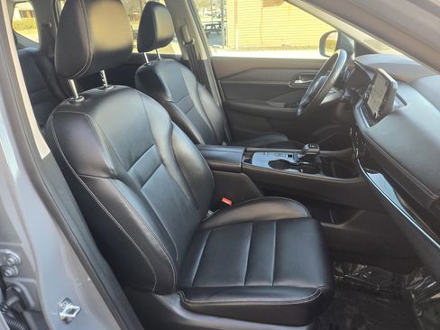 Used 2022 Nissan Rogue SL w/ SL Premium Package image 9