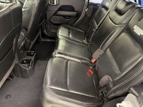 Used 2019 Jeep Wrangler Unlimited Sahara AWD/4WD image 22