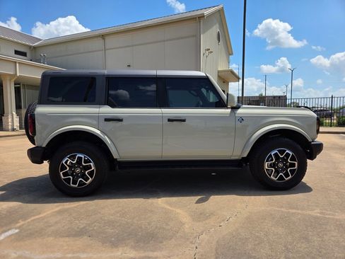 New 2026 Ford Bronco Outer Banks AWD/4WD image 11