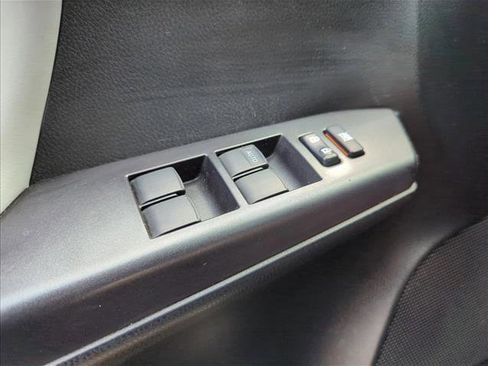 Used 2018 Toyota RAV4 LE Plus image 21