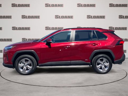 Used 2025 Toyota RAV4 XLE AWD/4WD image 2