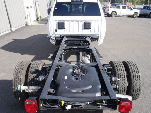 New 2026 RAM 4500 Tradesman AWD/4WD image 9