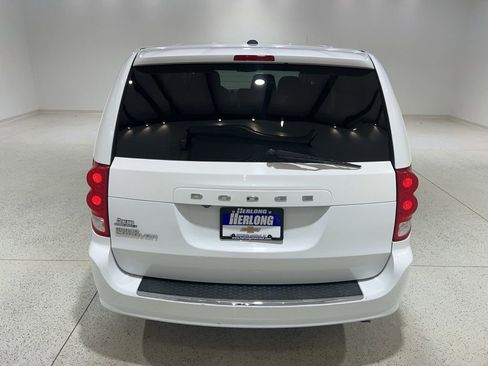 Used 2020 Dodge Grand Caravan SE w/ UConnect Hands-Free Group FWD image 4