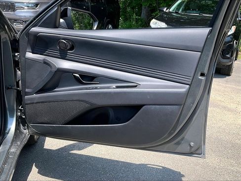 Used 2025 Hyundai Elantra Sport FWD image 26