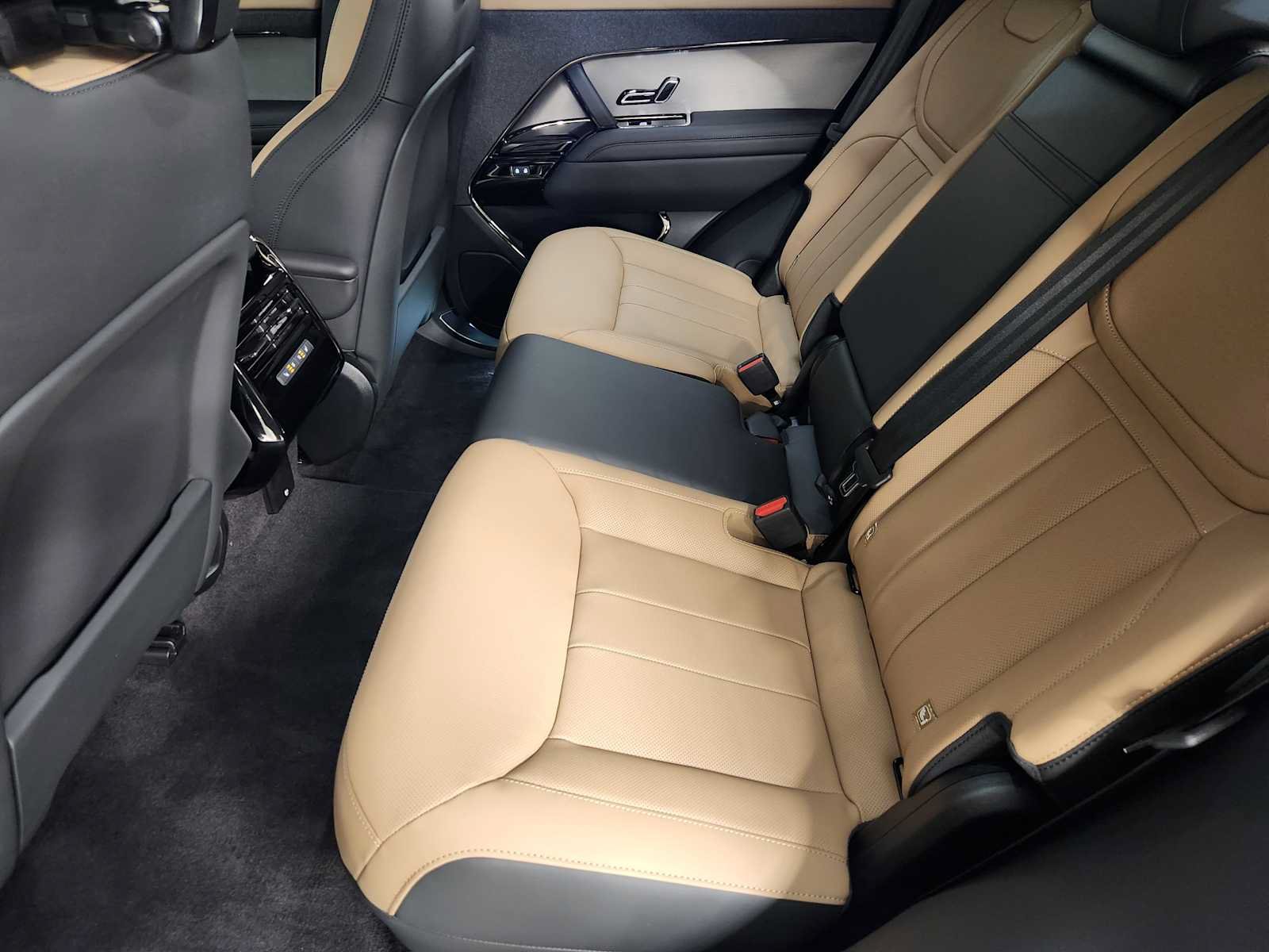 New 2027 Land Rover Range Rover Sport Dynamic SE AWD/4WD image 28