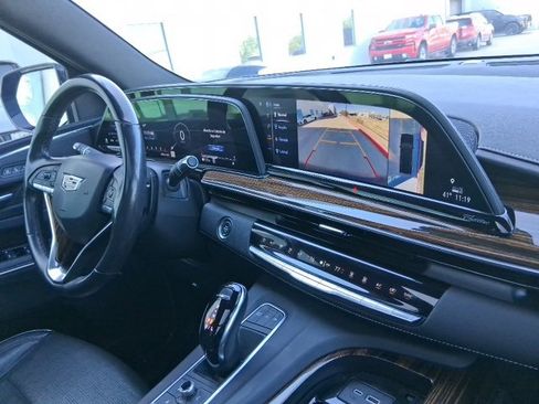 Used 2021 Cadillac Escalade ESV Premium Luxury image 16