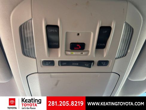 Used 2025 Toyota Highlander XLE FWD image 21