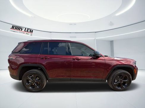 New 2025 Jeep Grand Cherokee Altitude RWD image 2