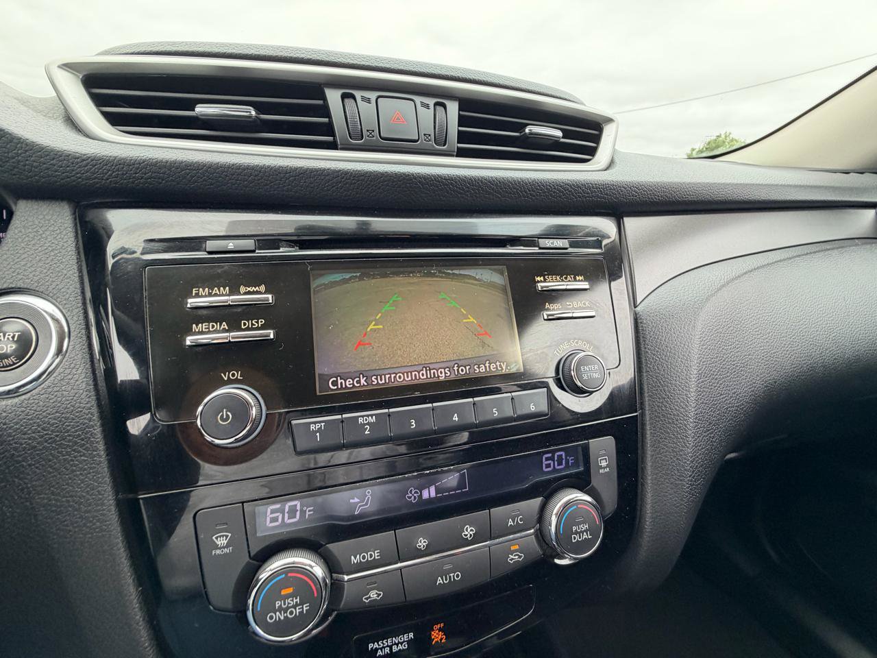 Used 2014 Nissan Rogue SV FWD image 29
