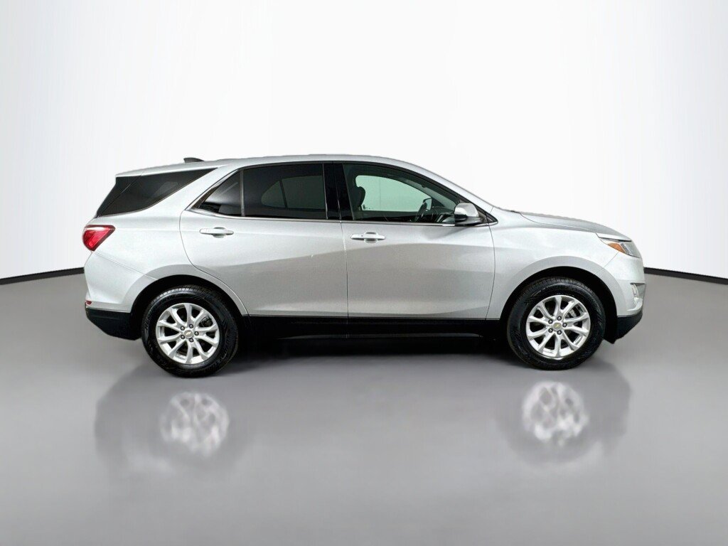 Used 2019 Chevrolet Equinox LT w/ Driver Convenience Package AWD/4WD image 6