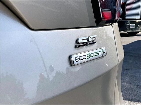 Used 2018 Ford Escape SE FWD image 9