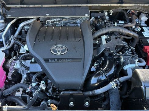 Certified 2023 Toyota Highlander XLE image 34