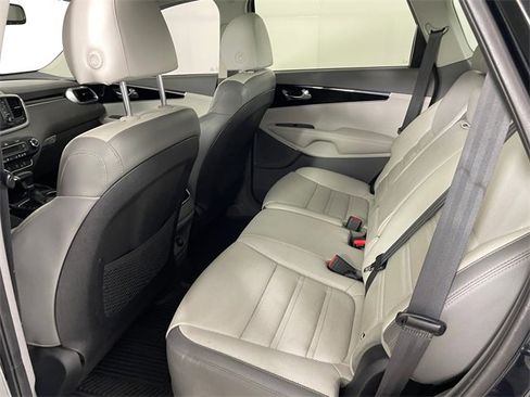 Used 2020 Kia Sorento SX image 19