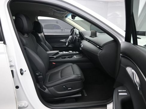 Used 2025 Genesis GV70 2.5T AWD/4WD image 31