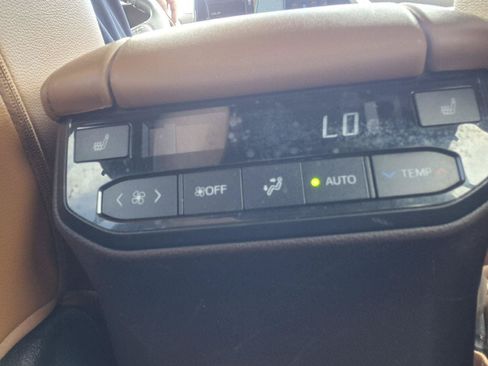 Used 2021 Toyota Highlander Platinum FWD image 10
