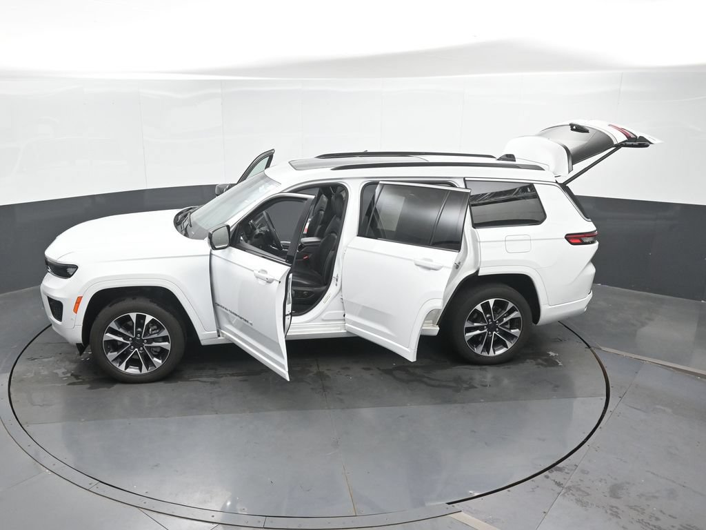 Used 2024 Jeep Grand Cherokee L Overland w/ Trailer Tow Package AWD/4WD image 54