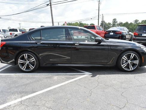 Used 2019 BMW 750i w/ Executive Package RWD image 5