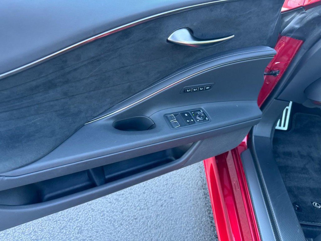 Used 2018 Lexus LC 500 Coupe w/ Performance Package RWD image 13