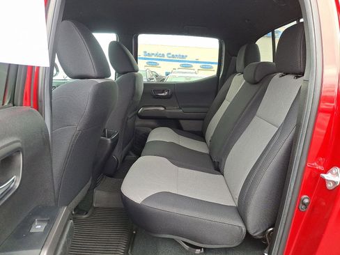 Used 2022 Toyota Tacoma TRD Sport w/ Technology Package image 10