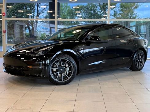 Used 2022 Tesla Model 3 Long Range AWD/4WD image 1