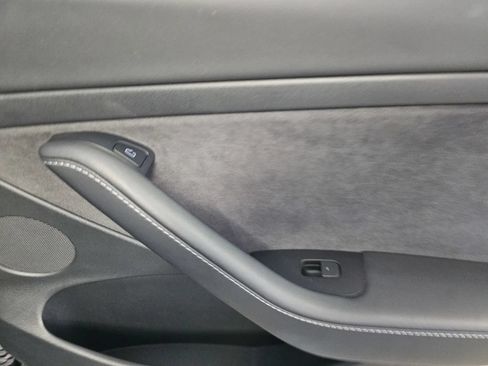 Used 2023 Tesla Model 3 Standard Range RWD image 9