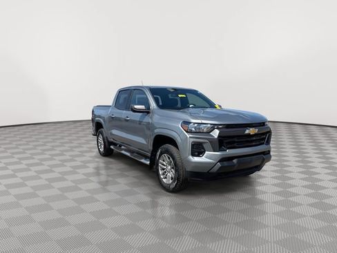 Certified 2024 Chevrolet Colorado LT w/ LT Convenience Package II AWD/4WD image 2