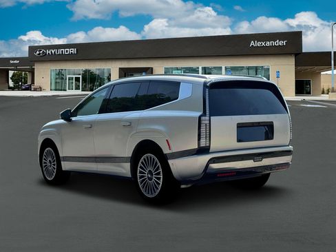 New 2026 Hyundai Ioniq 9 Calligraphy image 5