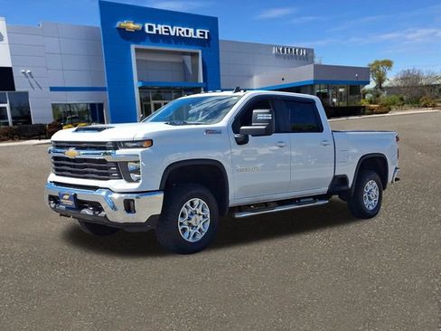 Used 2024 Chevrolet Silverado 2500 LT w/ Convenience Package AWD/4WD image 34