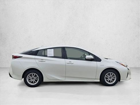 Used 2018 Toyota Prius Two image 4