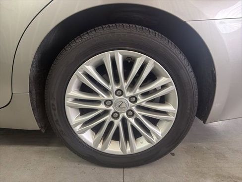 Used 2017 Lexus ES 350 w/ Premium Package image 9