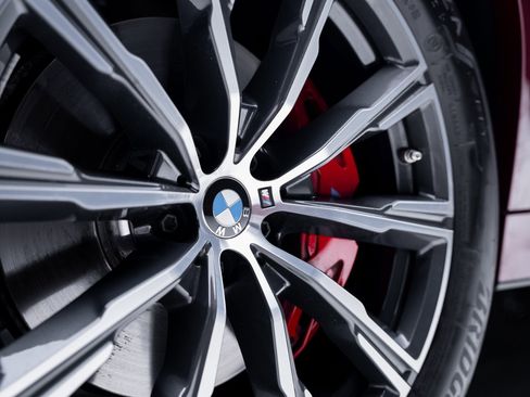 Used 2025 BMW X6 xDrive40i w/ Executive Package image 22