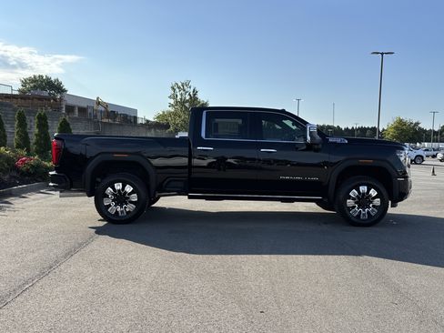 New 2025 GMC Sierra 2500 Denali w/ Denali Reserve Package image 11
