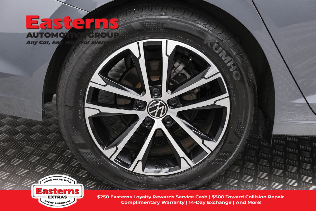 Used 2025 Volkswagen Jetta Sport FWD image 30